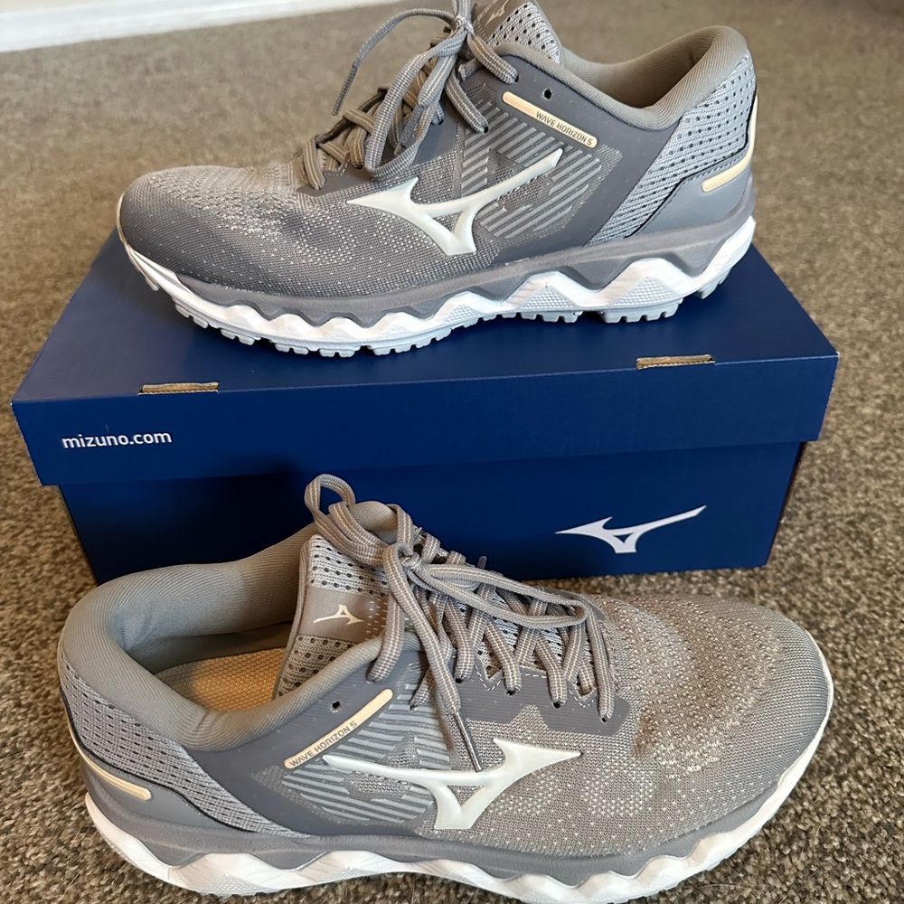 Women’s Mizuno Wave Horizon 5 shoes